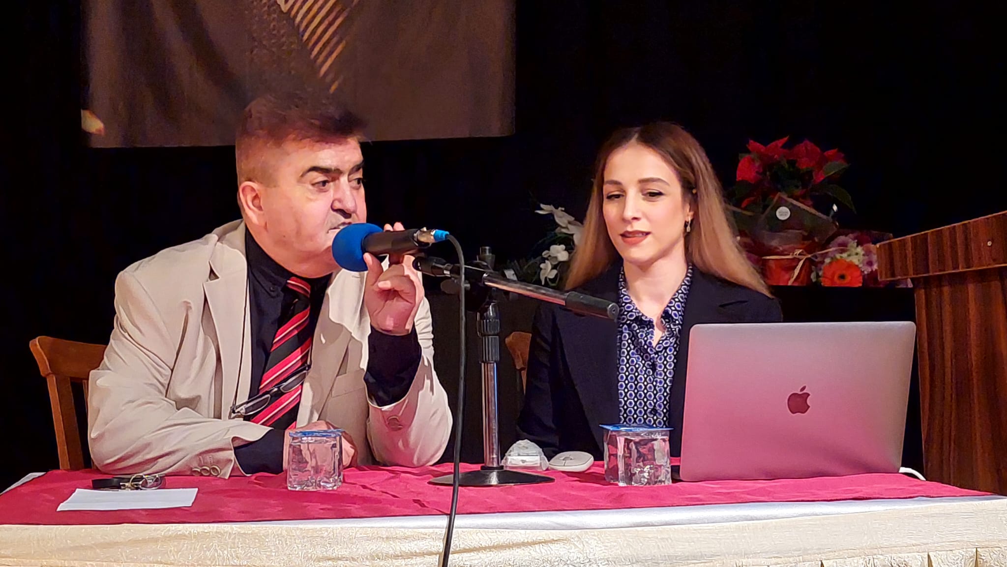 CHP KADIN KOLLARI 'UYUŞTURUCUYA DUR' DEDİ