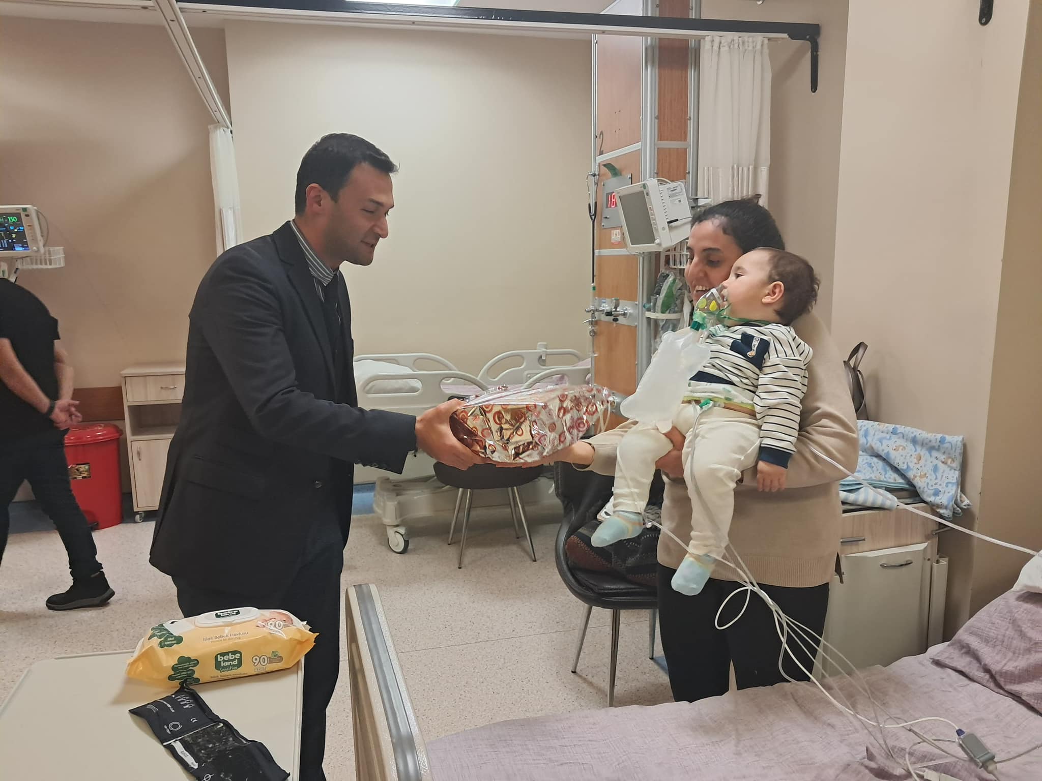 Başhekimden Çocuklara Yeni Yıl sürprizi