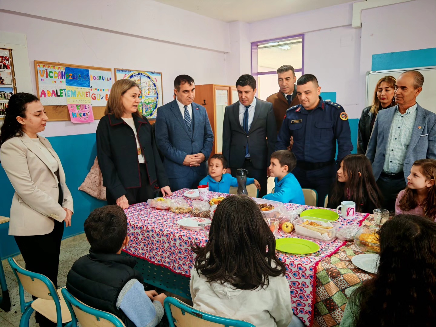 Şenlik Havasında Yerli Malı Haftası Kutlandı