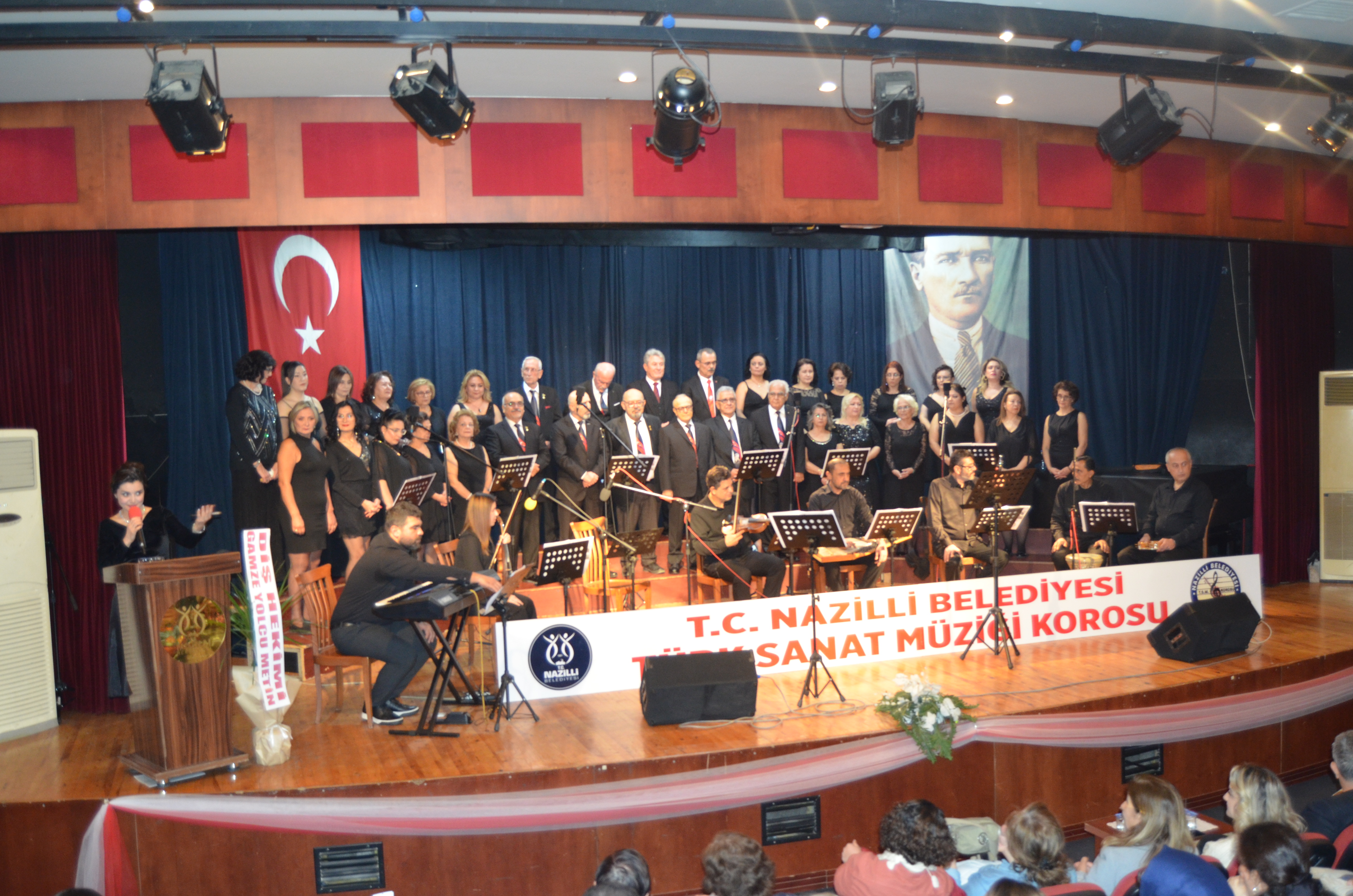 Türk Sanat Müziği korosu Coşturdu