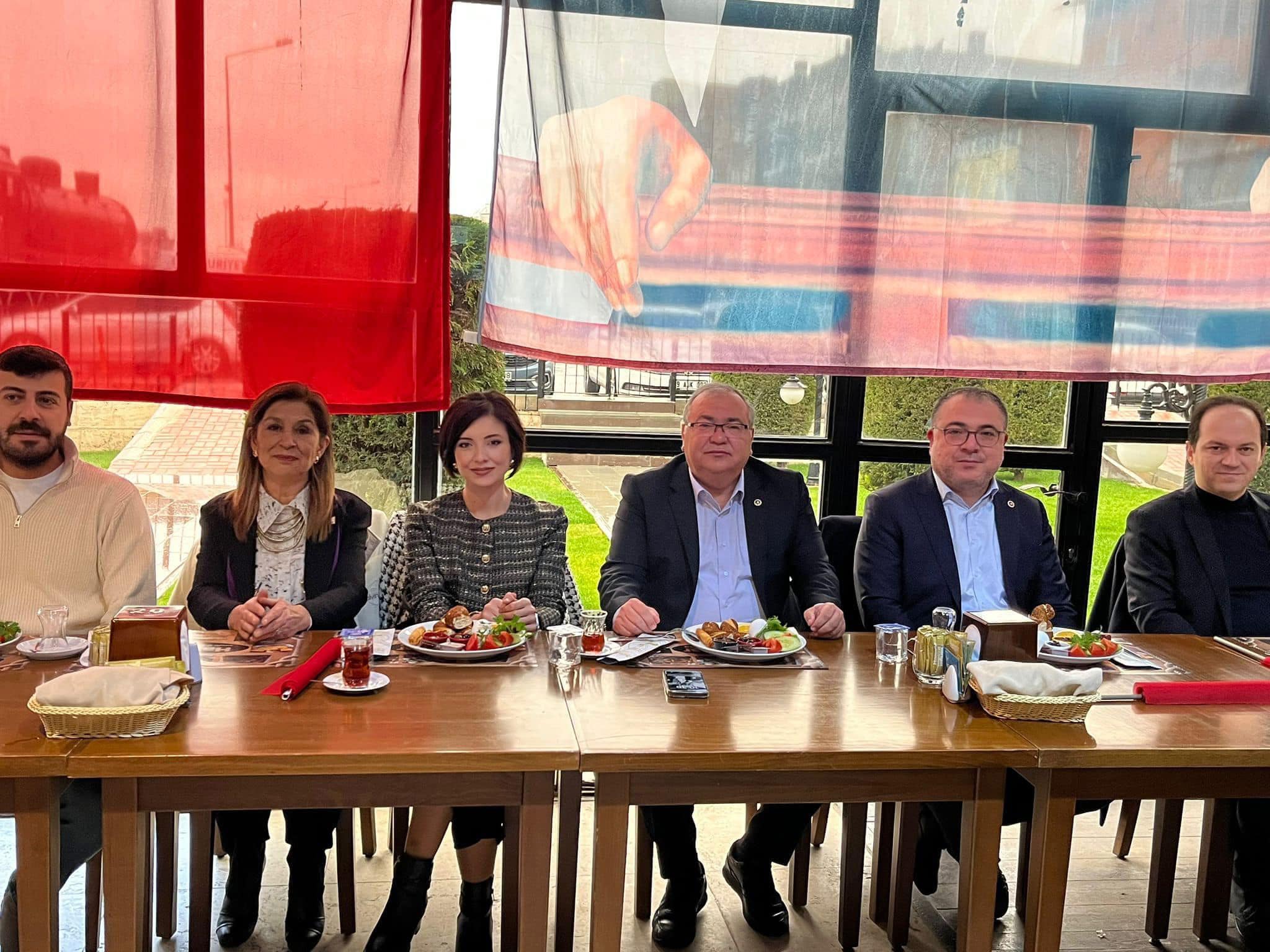CHP’li Kadınlar Kahvaltıda buluştu