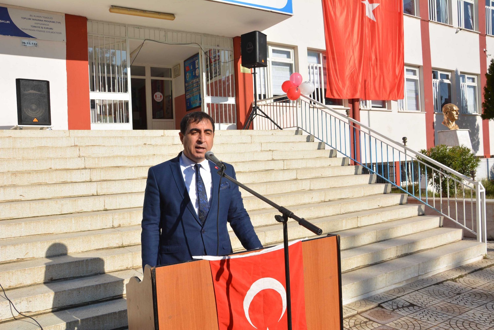 ÇOCUKLARIN KARNE SEVİNCİ