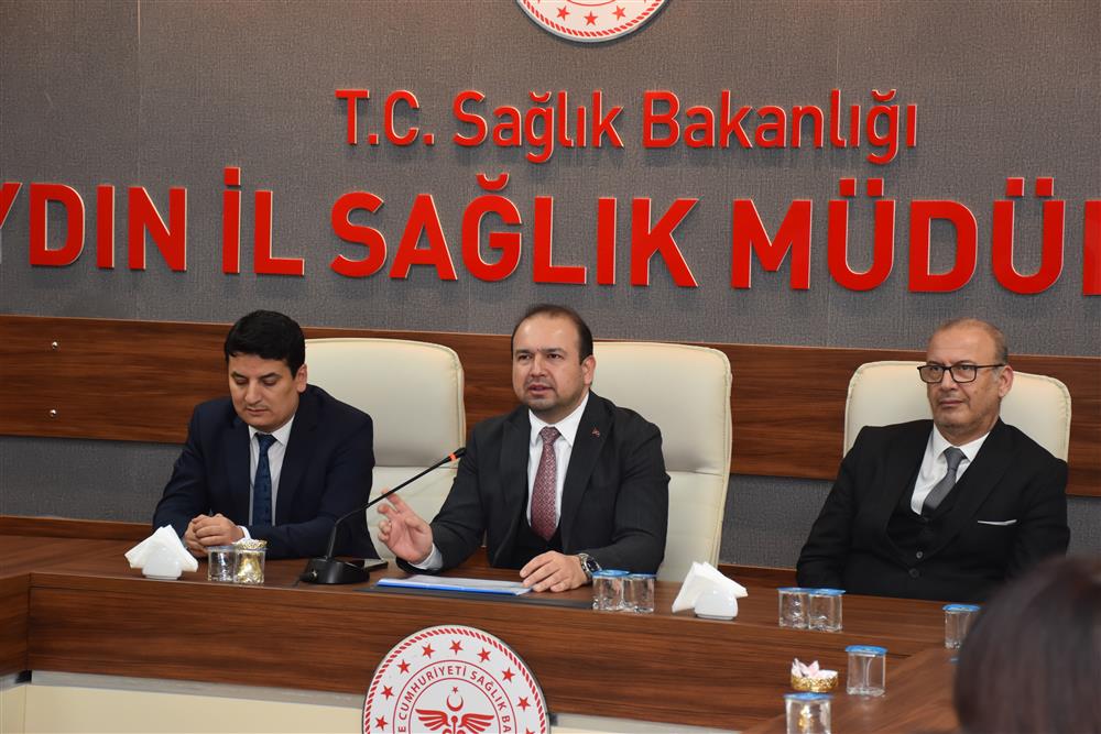 AYDIN İL SAĞLIK MÜDÜRÜ HASTANE VE AİLE HEKİMLİKLERİNİN ENTEGRASYONU HAKKINDA TOPLANTI DÜZENLEDİ