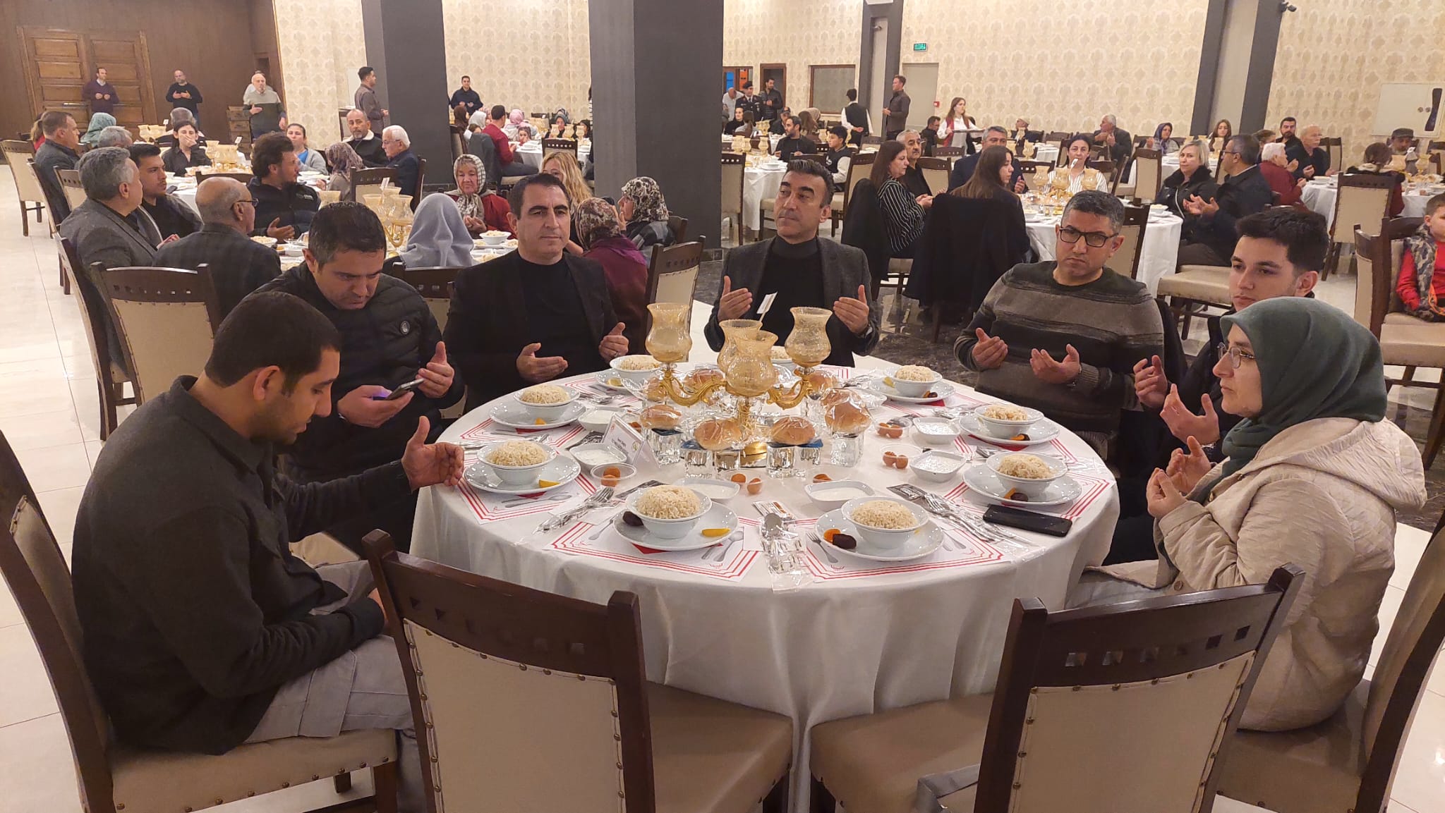 Nazilli Kaymakamlığından Şehit ve Gaziler onuruna yemek