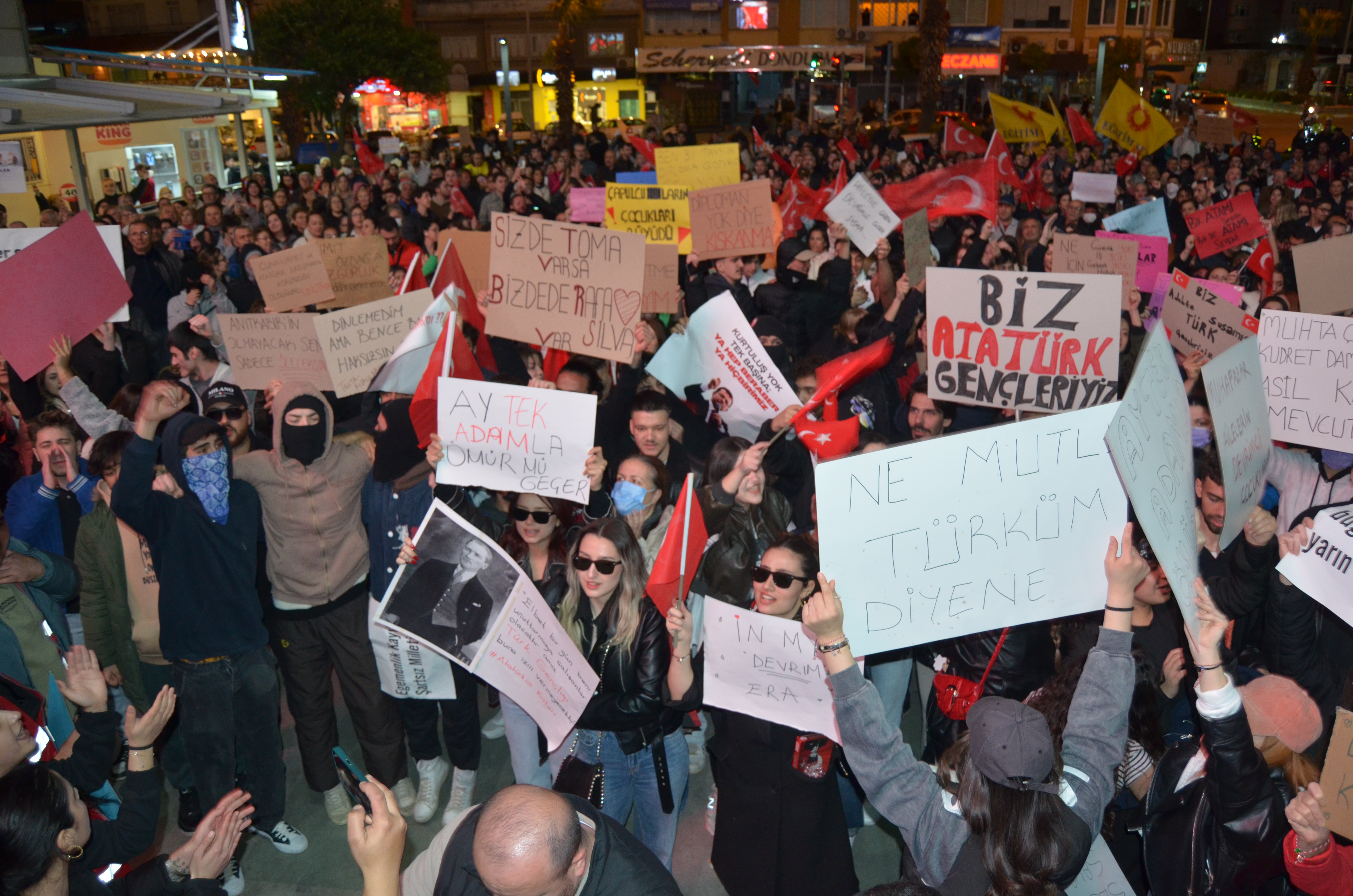 CHP ‘Saraçhane Ruhu ile Yürüyoruz’ diyerek meydandaydı
