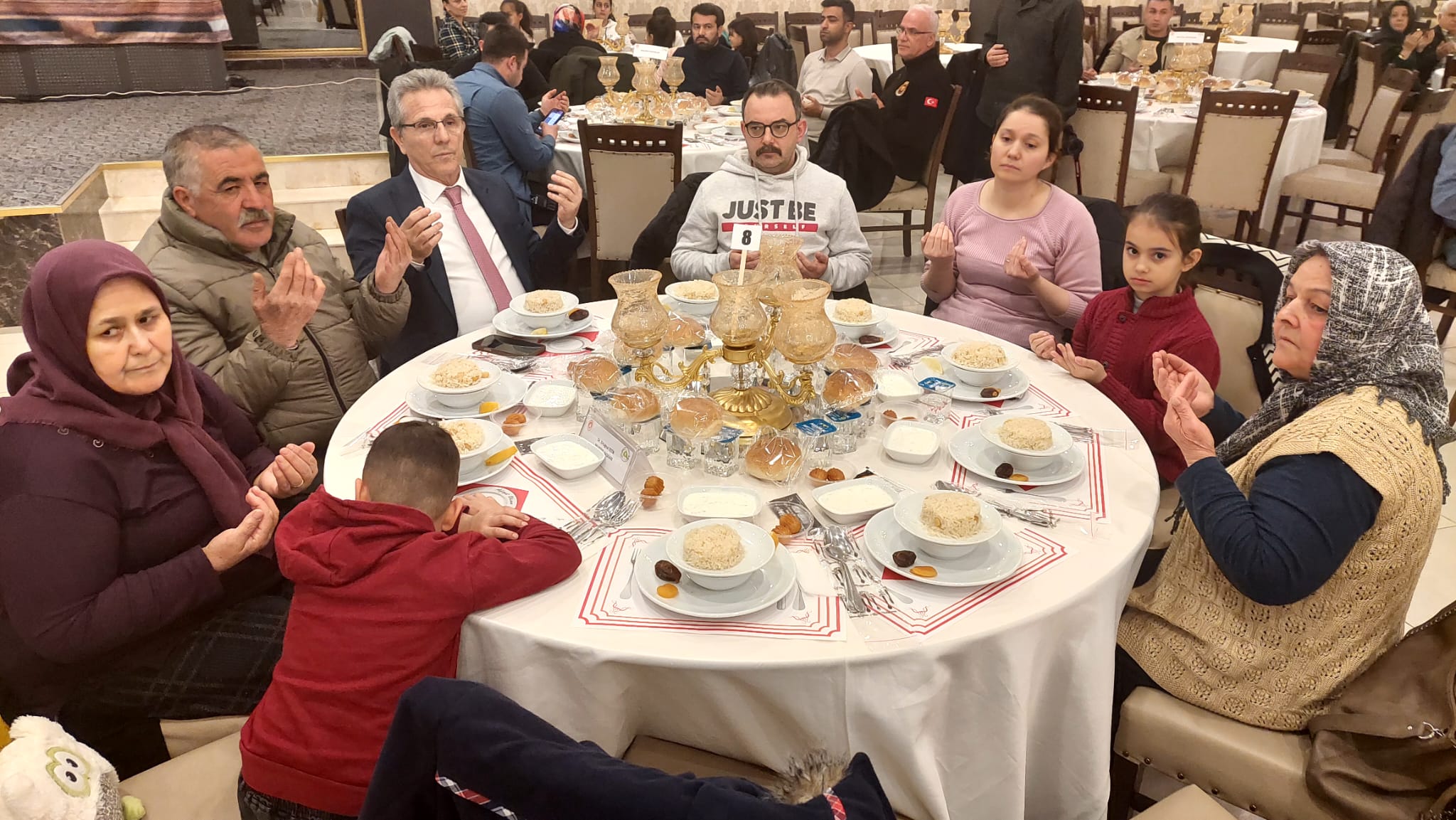 Nazilli Kaymakamlığından Şehit ve Gaziler onuruna yemek