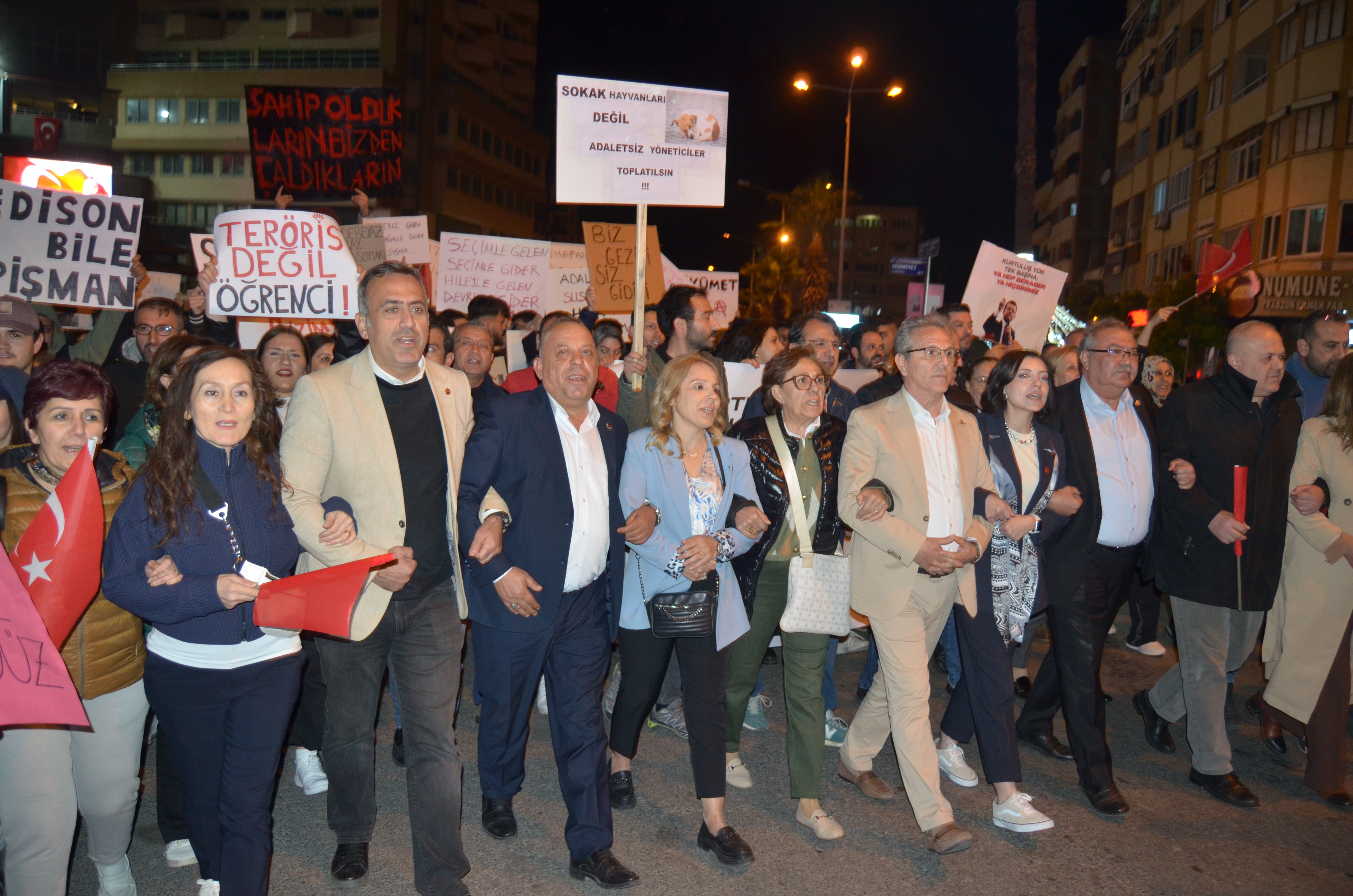 CHP ‘Saraçhane Ruhu ile Yürüyoruz’ diyerek meydandaydı