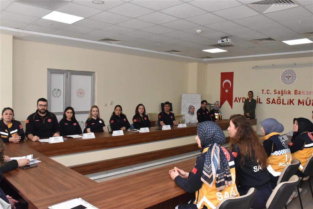 Aydın'da Tıbbi Acil Çağrı yönetimi eğitimi düzenlendi.