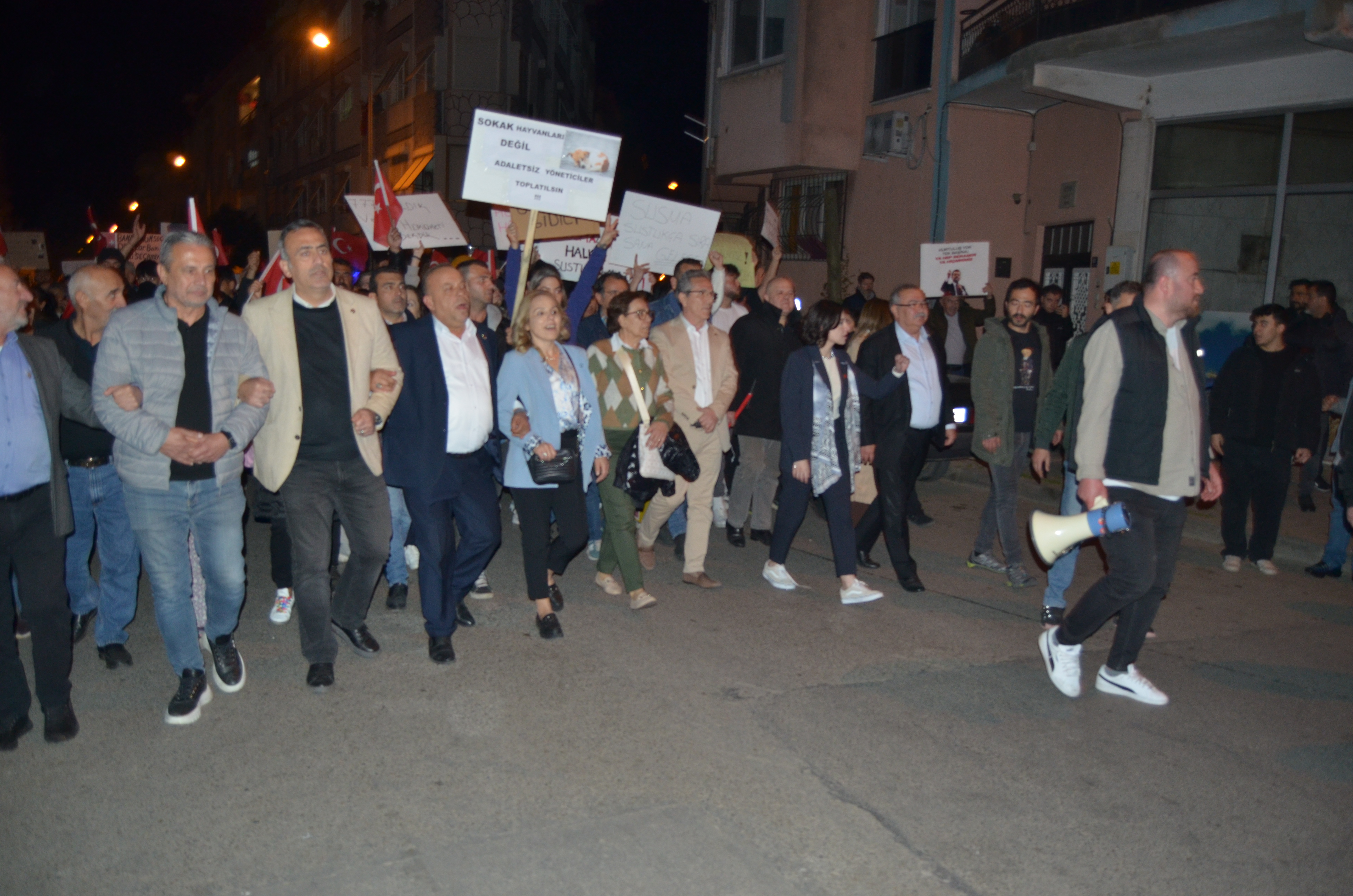 CHP ‘Saraçhane Ruhu ile Yürüyoruz’ diyerek meydandaydı