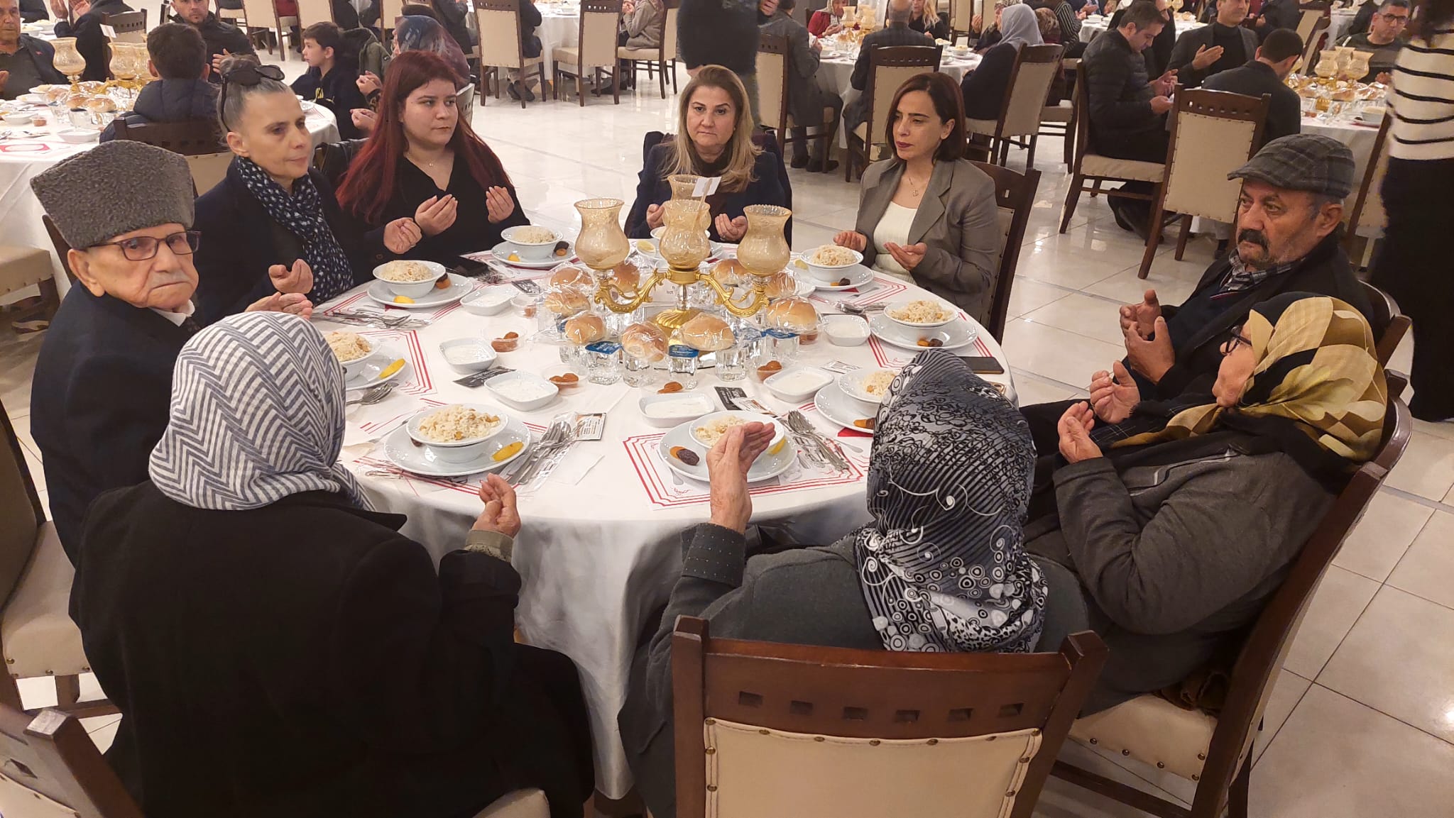 Nazilli Kaymakamlığından Şehit ve Gaziler onuruna yemek