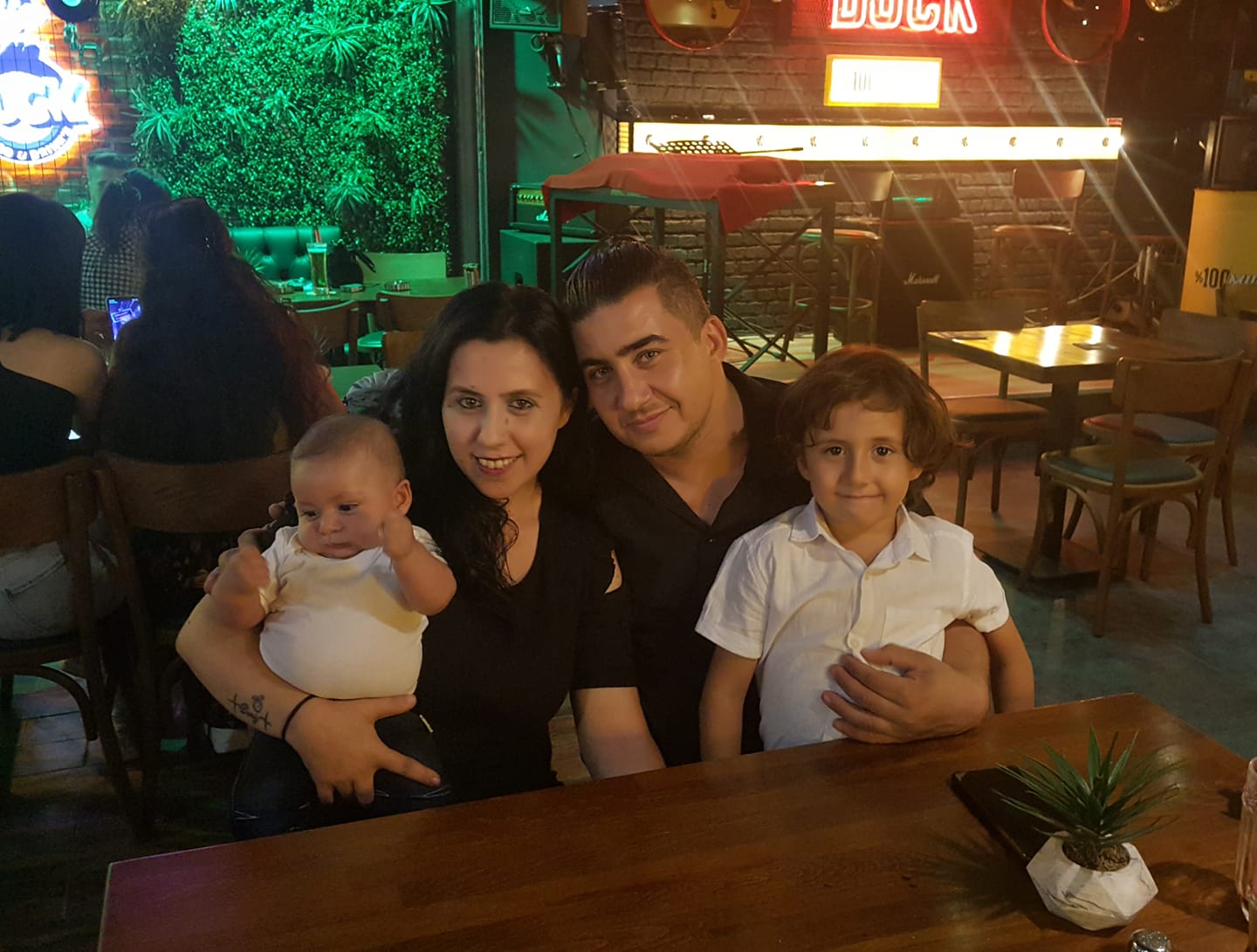 Anne ve 2 evladı gözyaşları arasında son yolculuklarına uğurlandı