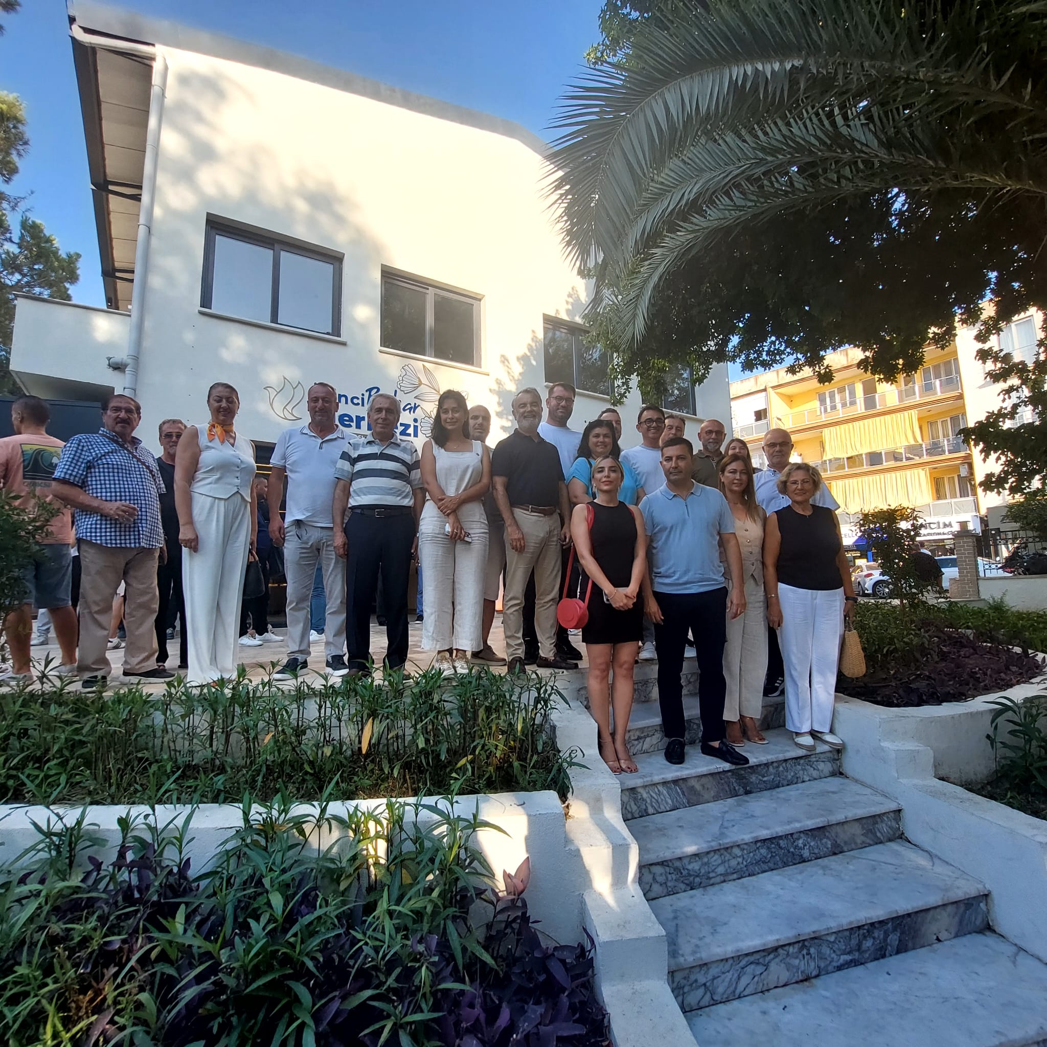 Kuşadası’nda ikinci Bahar merkezi açıldı