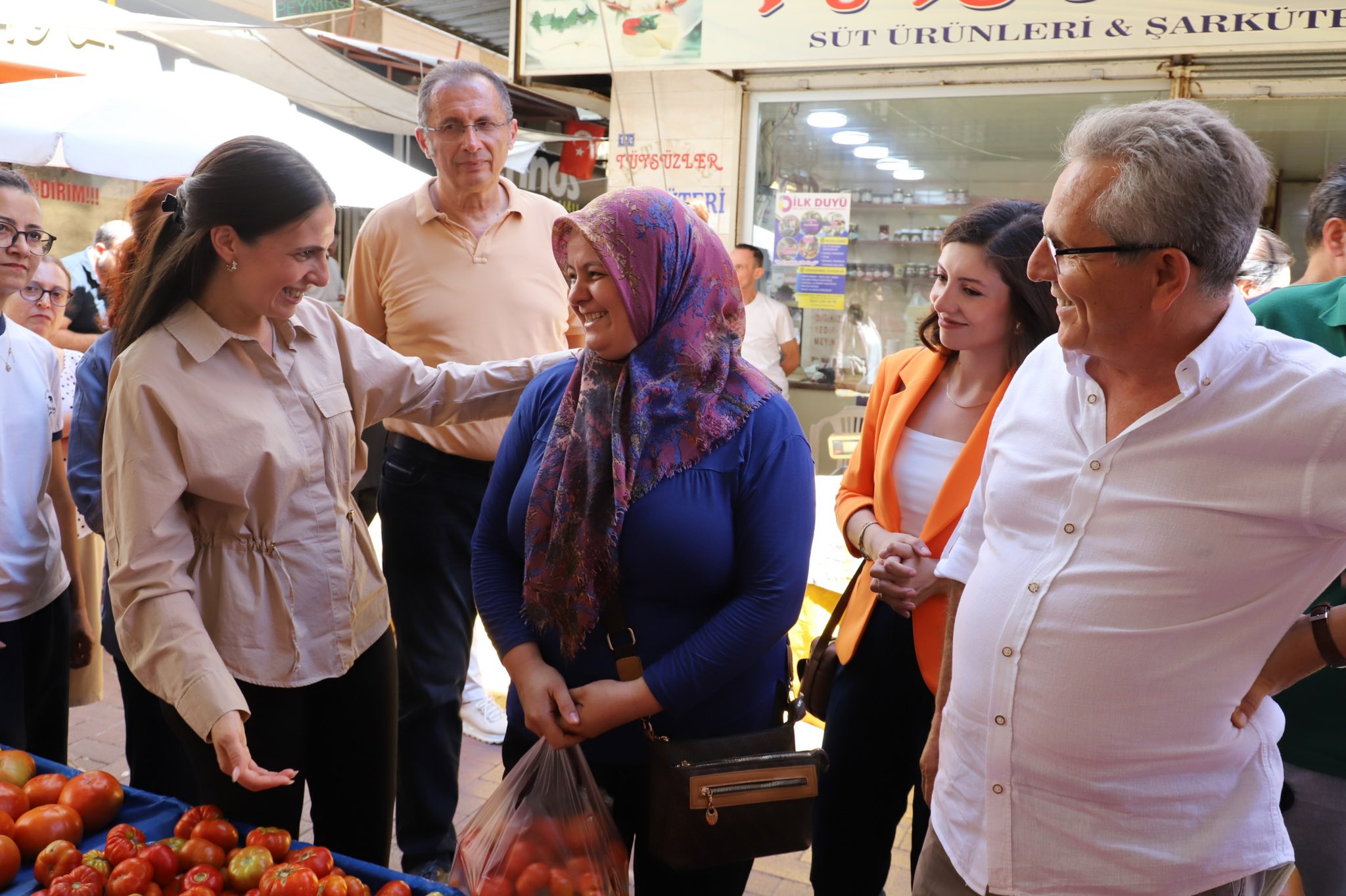 CHP ÇARŞI ESNAFINI ZİYARET ETTİ