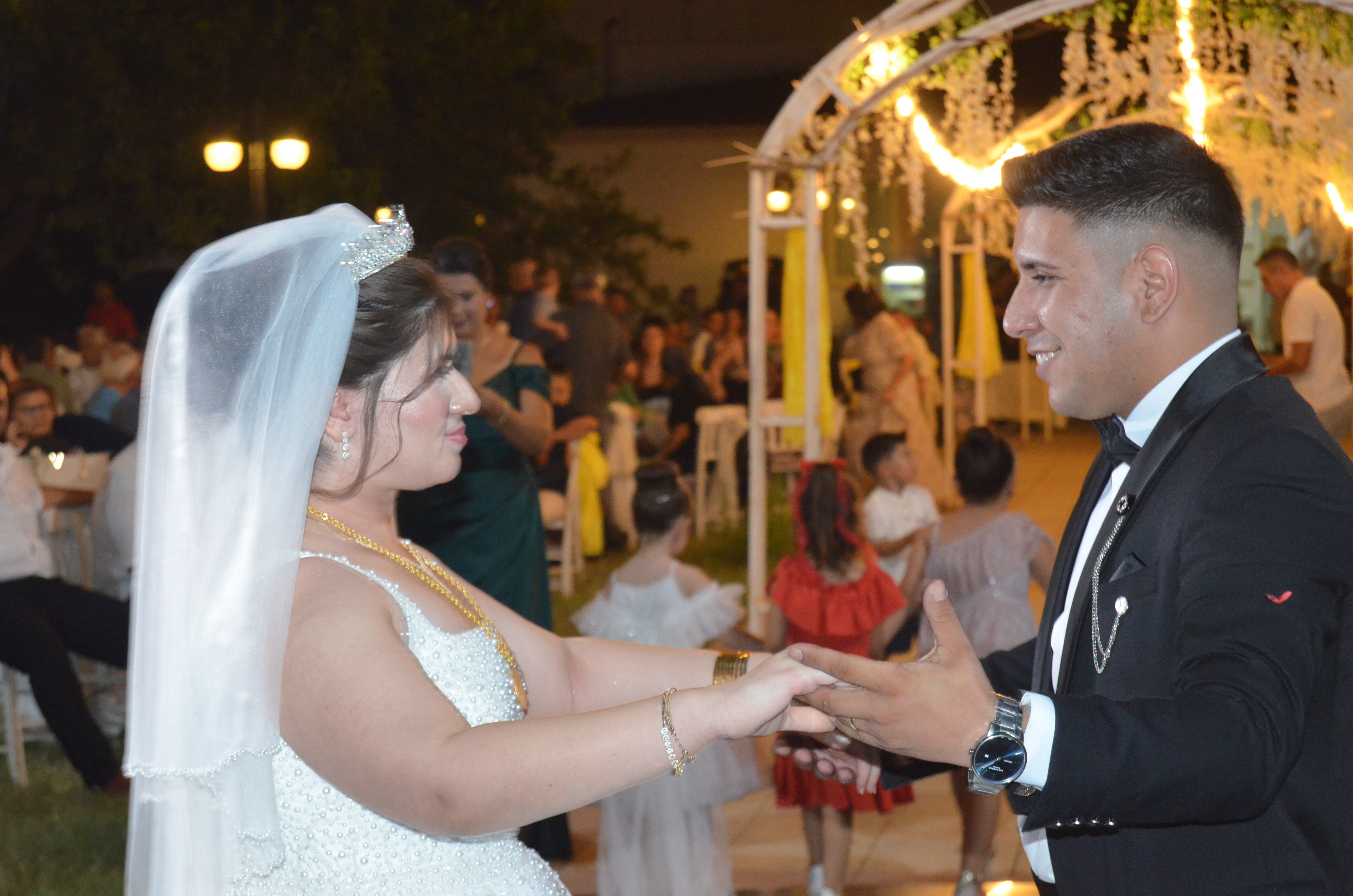 Fatih ve Elif Dünya evine girdi
