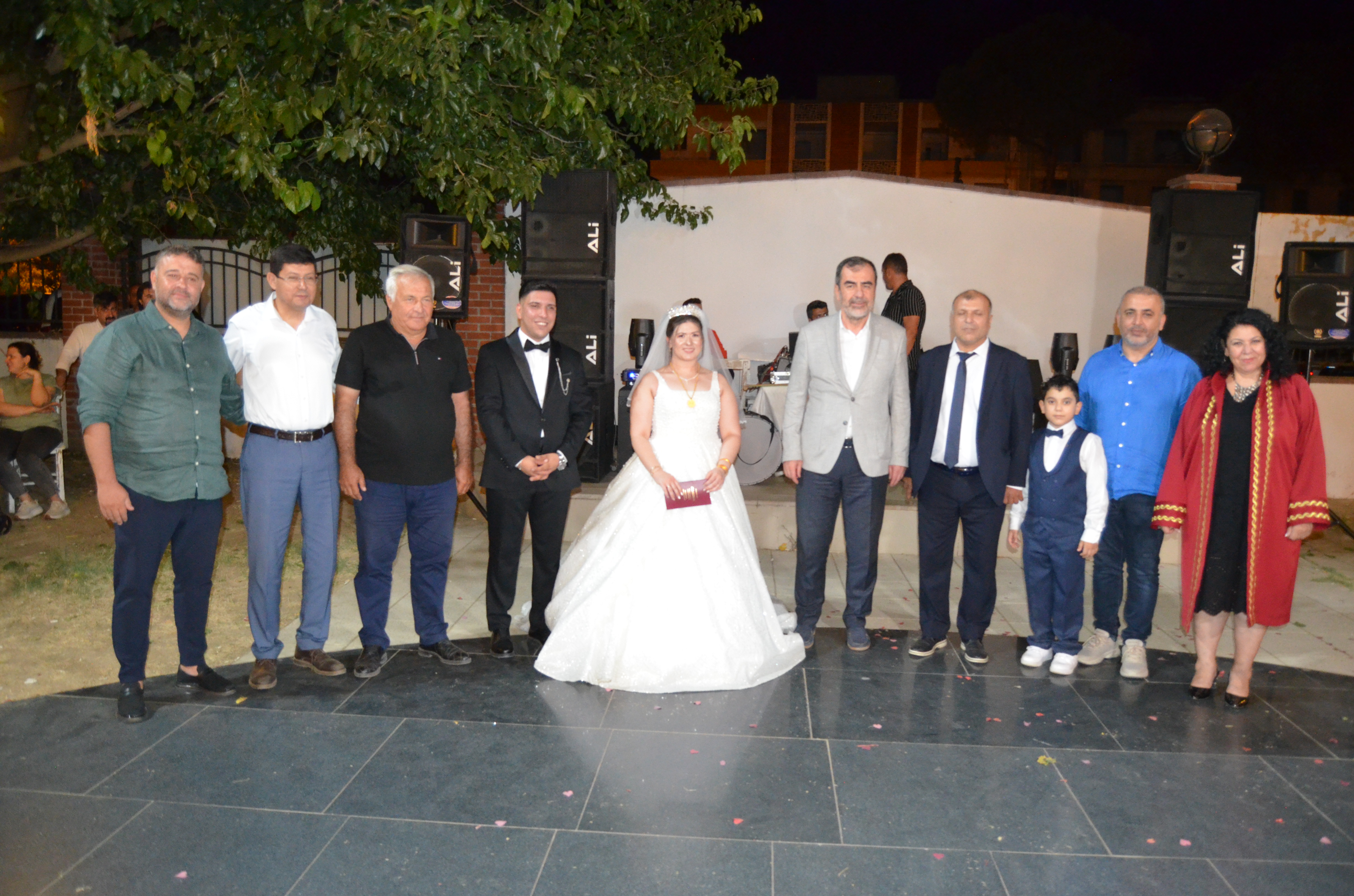 Fatih ve Elif Dünya evine girdi
