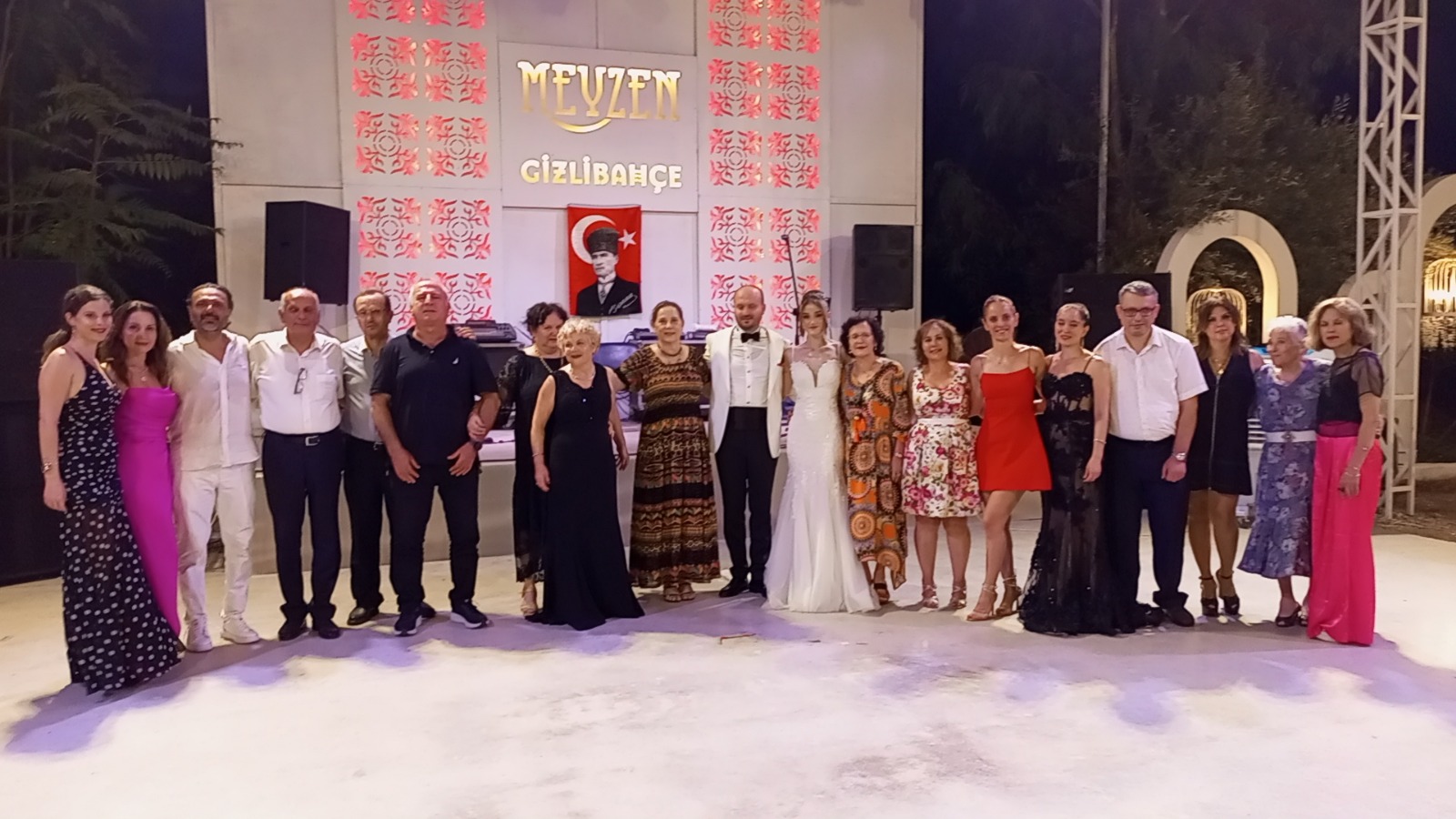 Antalya’da dillere destan düğün