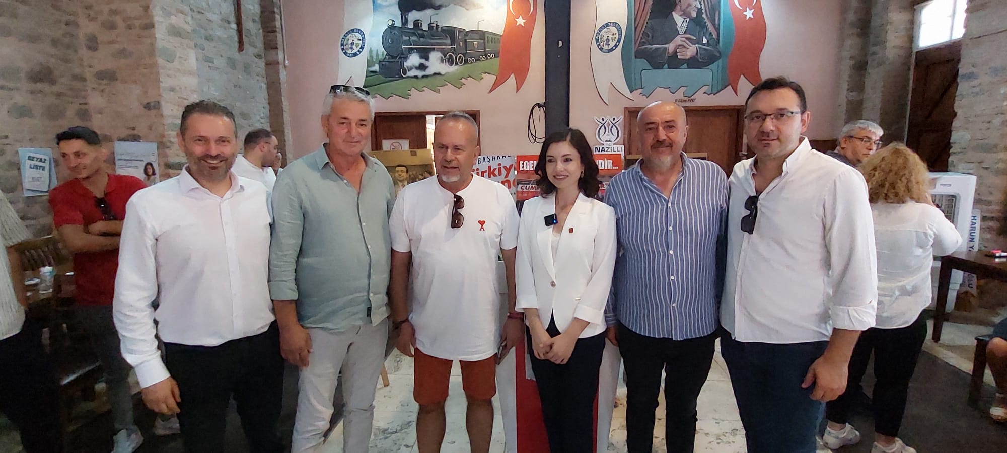 CHP'DE ASLI ÖKMEN'DEN GÖVDE GÖSTERİSİ