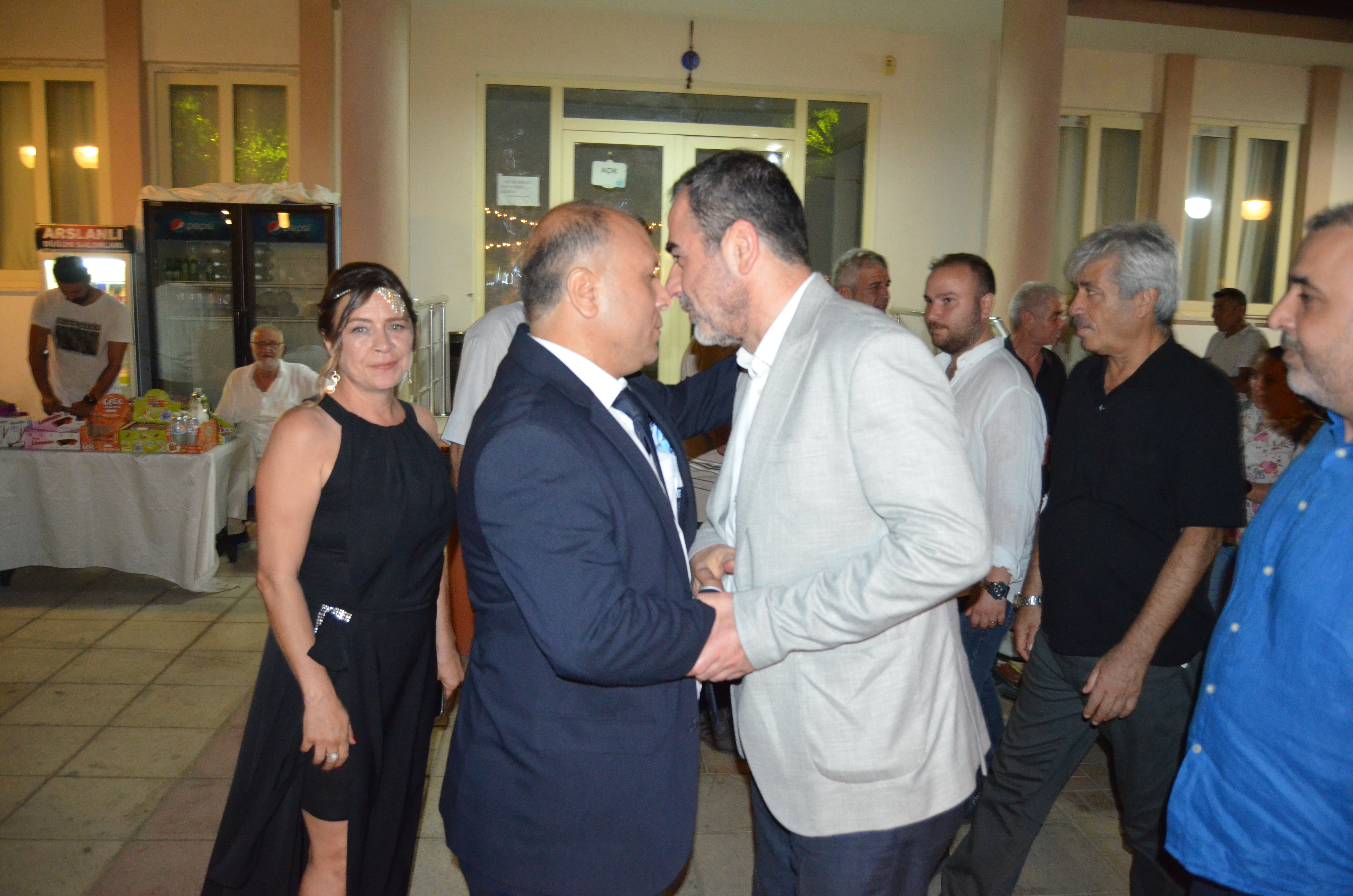 Fatih ve Elif Dünya evine girdi