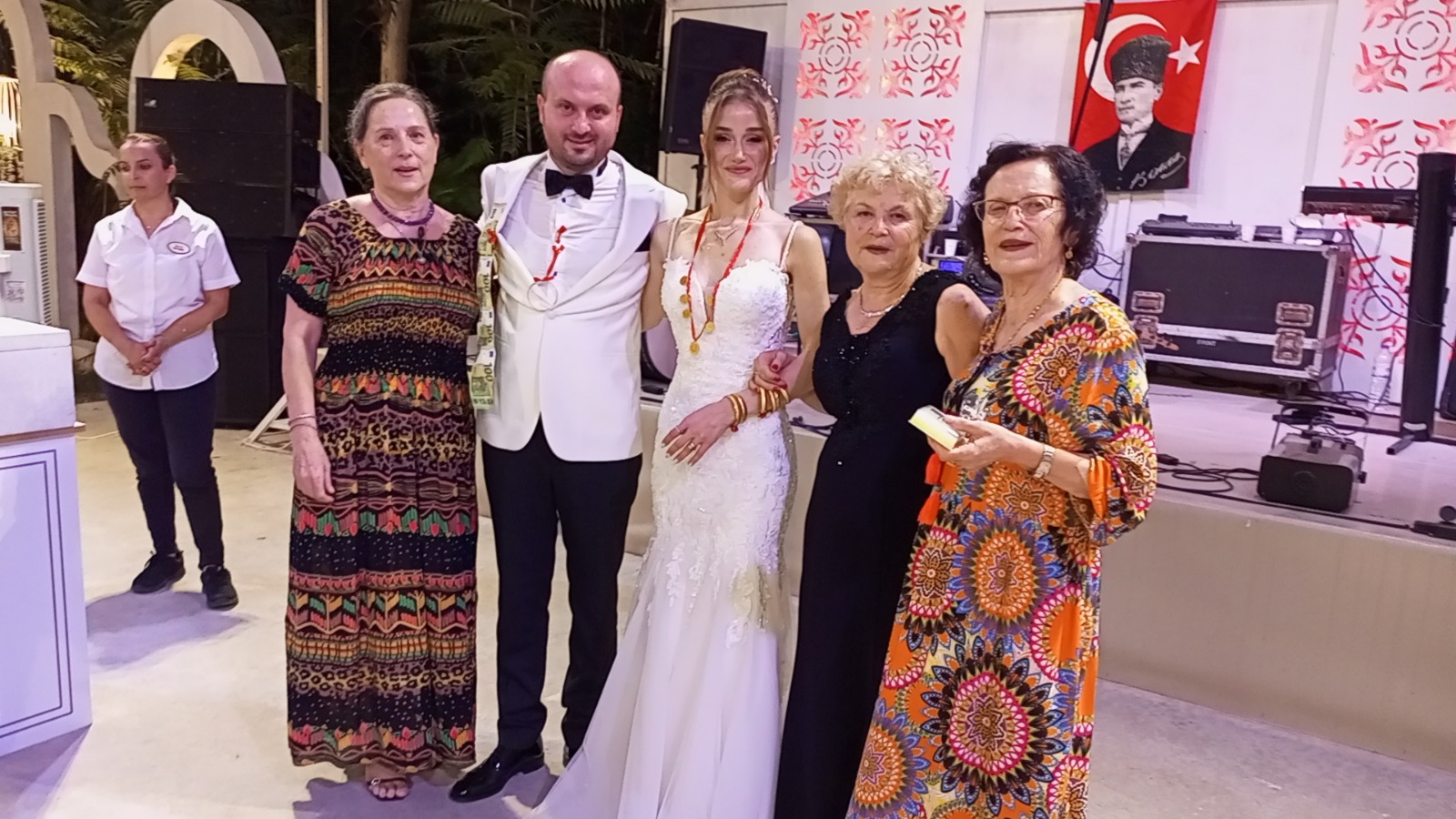 Antalya’da dillere destan düğün
