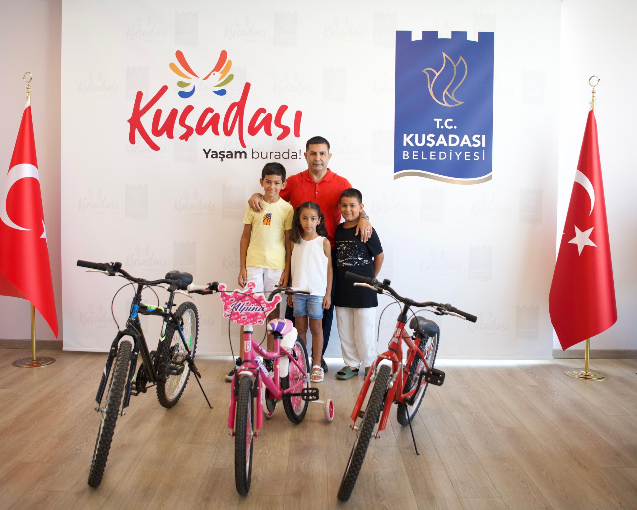 Ömer Günel Kalplere dokunmaya devam ediyor