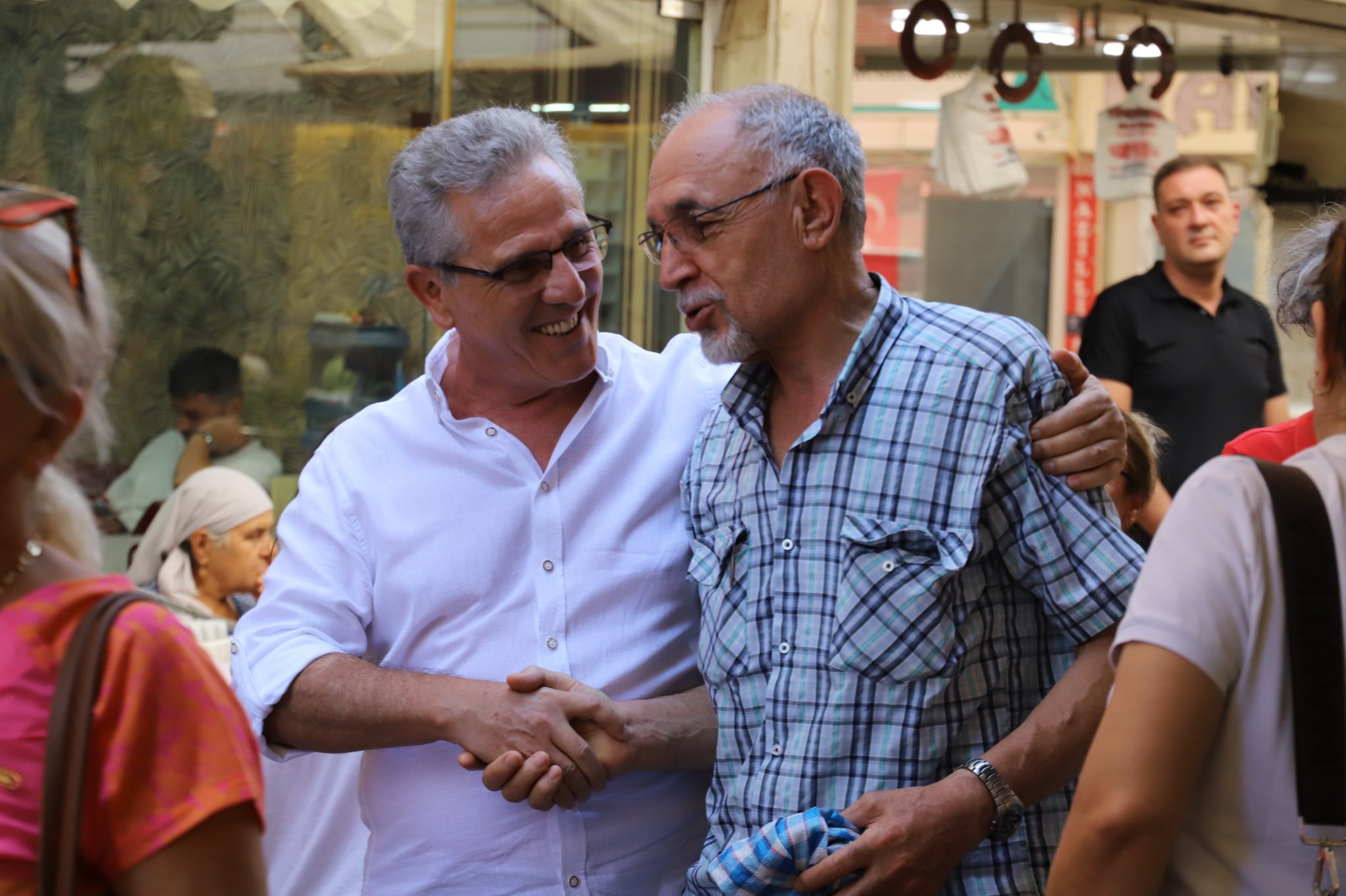 CHP ÇARŞI ESNAFINI ZİYARET ETTİ