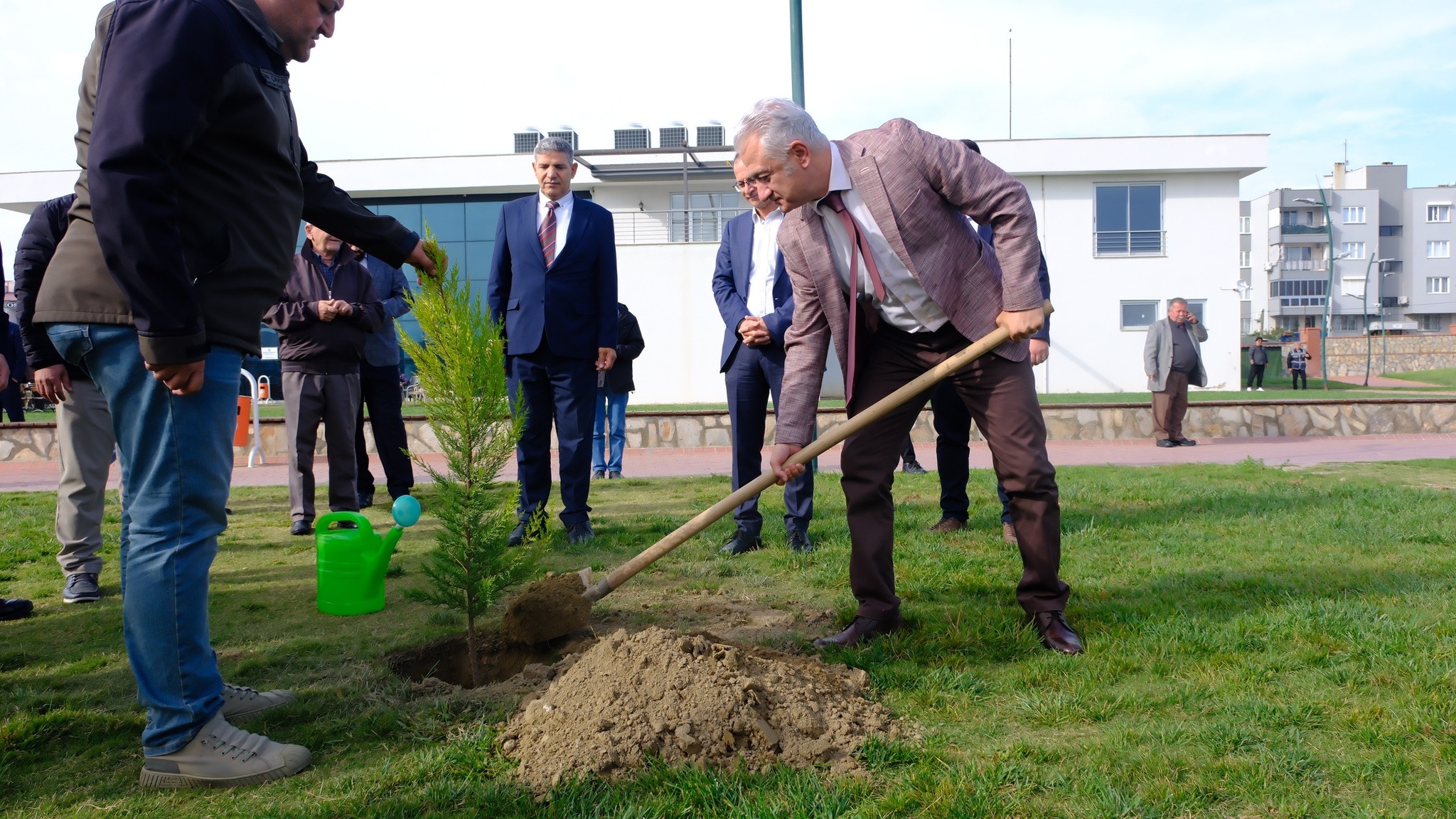 Kuyucak’ta Ağaçlandırma seferberliği