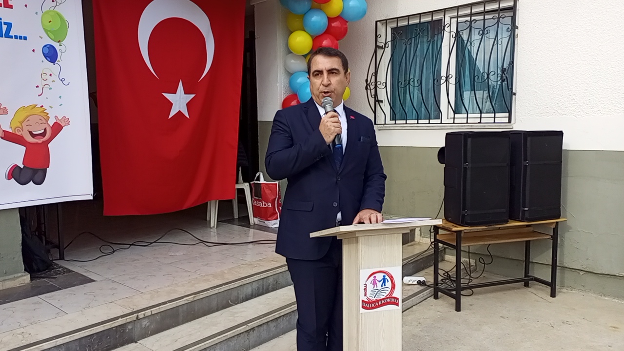 Nazilli'de 30 bin öğrenci karne sevinci yaşadı. 