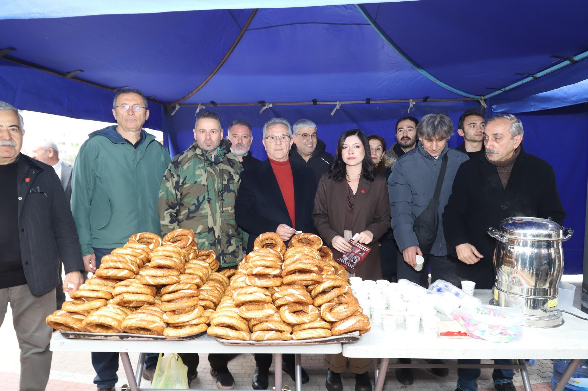 CHP'DEN ÇAY VE SİMİTLİ BASIN AÇIKLAMASI
