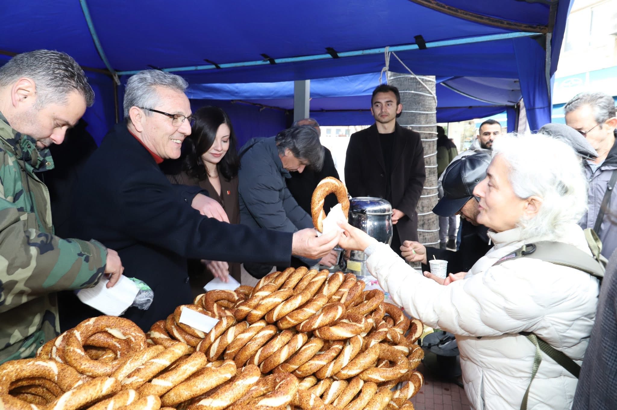 CHP'DEN ÇAY VE SİMİTLİ BASIN AÇIKLAMASI