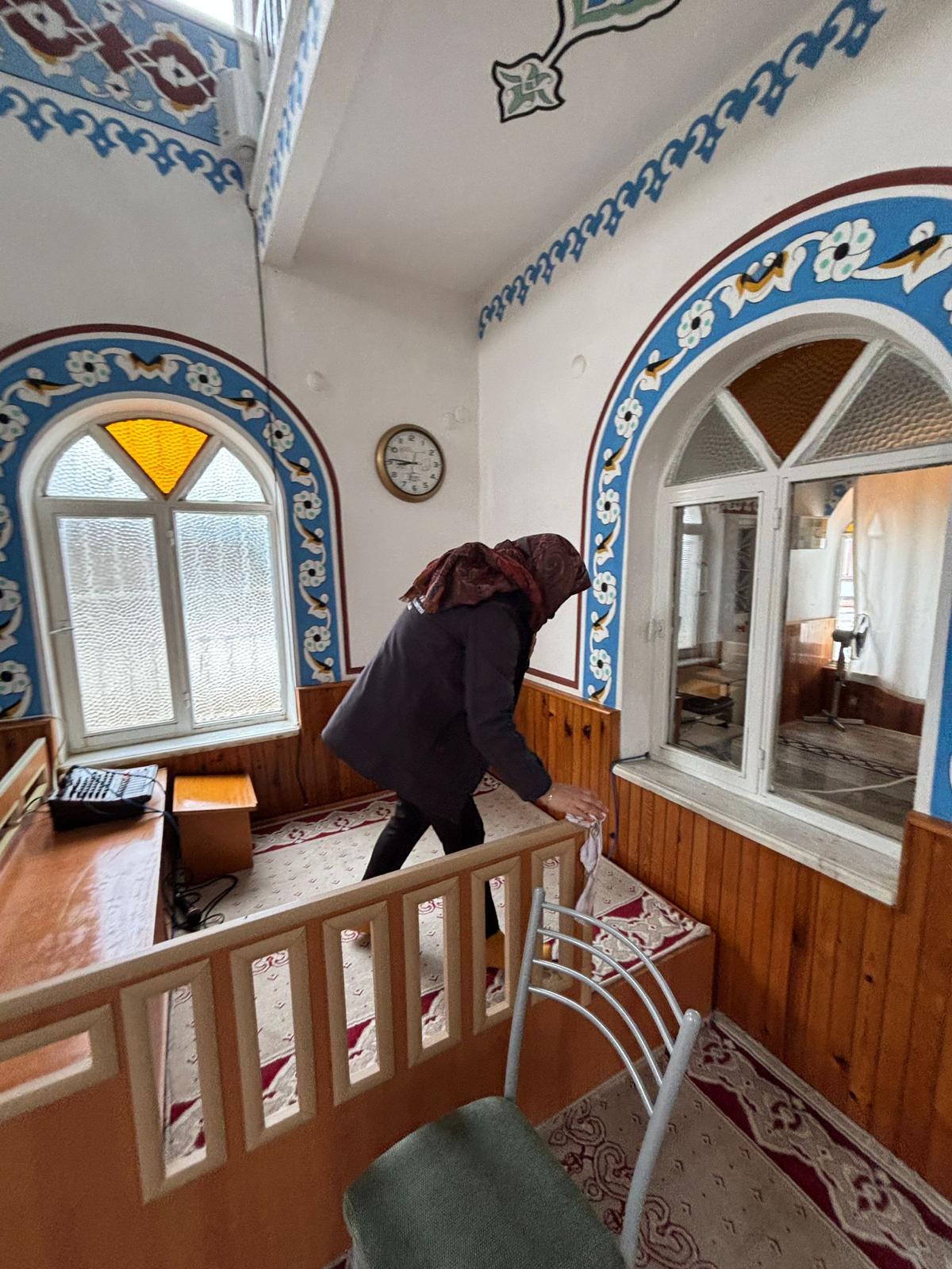 GERMENCİK BELEDİYESİ’NDEN CAMİLERDE TEMİZLİK VE BAKIM SEFERBERLİĞİ