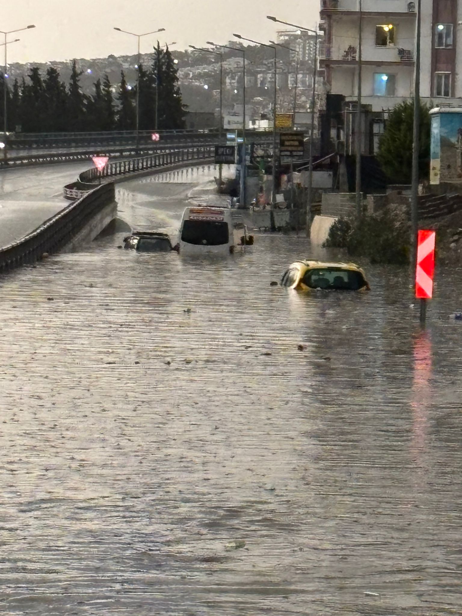 Bilboardlarda Var, Sahada Yok Kuşadası Alt yapı yetersizliğinden Venedik'e döndü