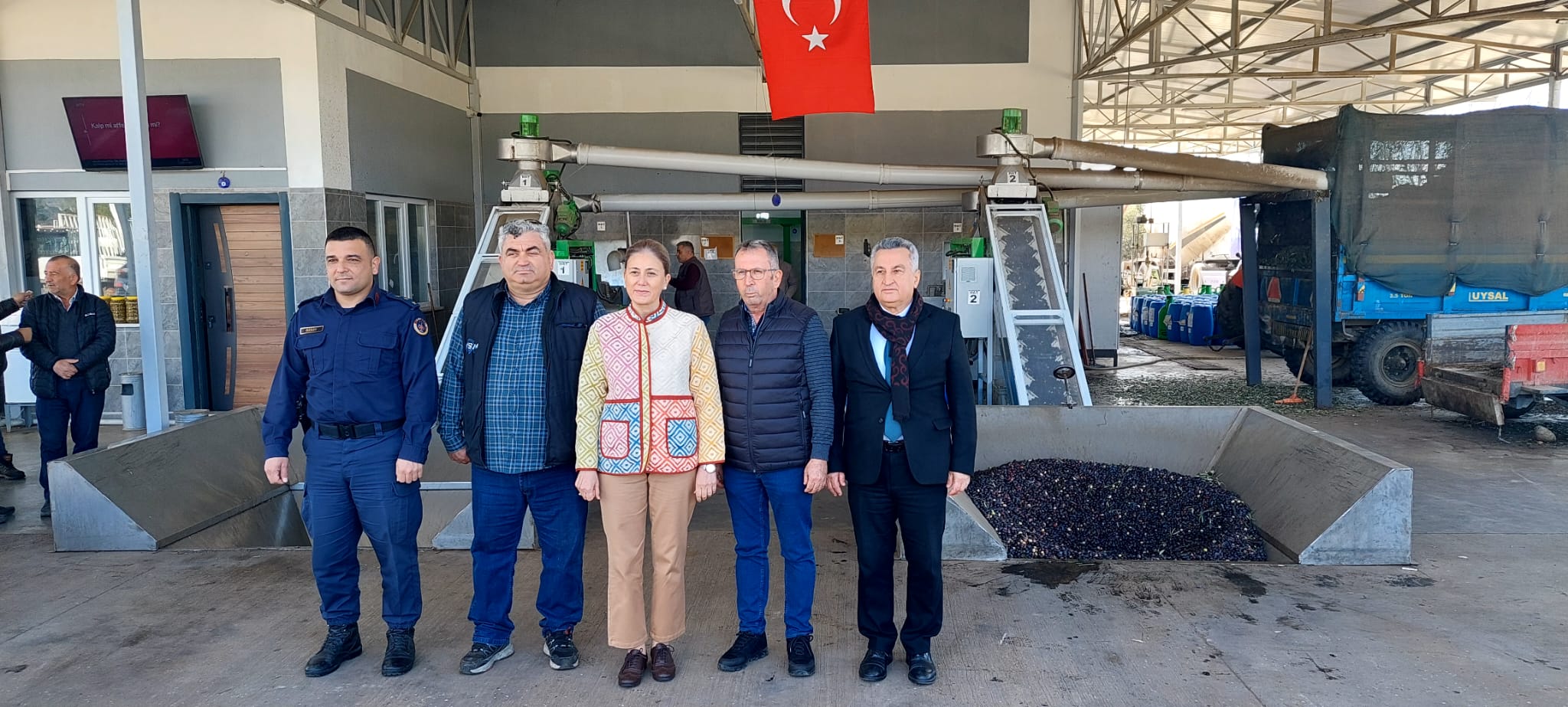 Kaymakam Kan, Zeytinyağının yoluculuğuna tanıklık etti