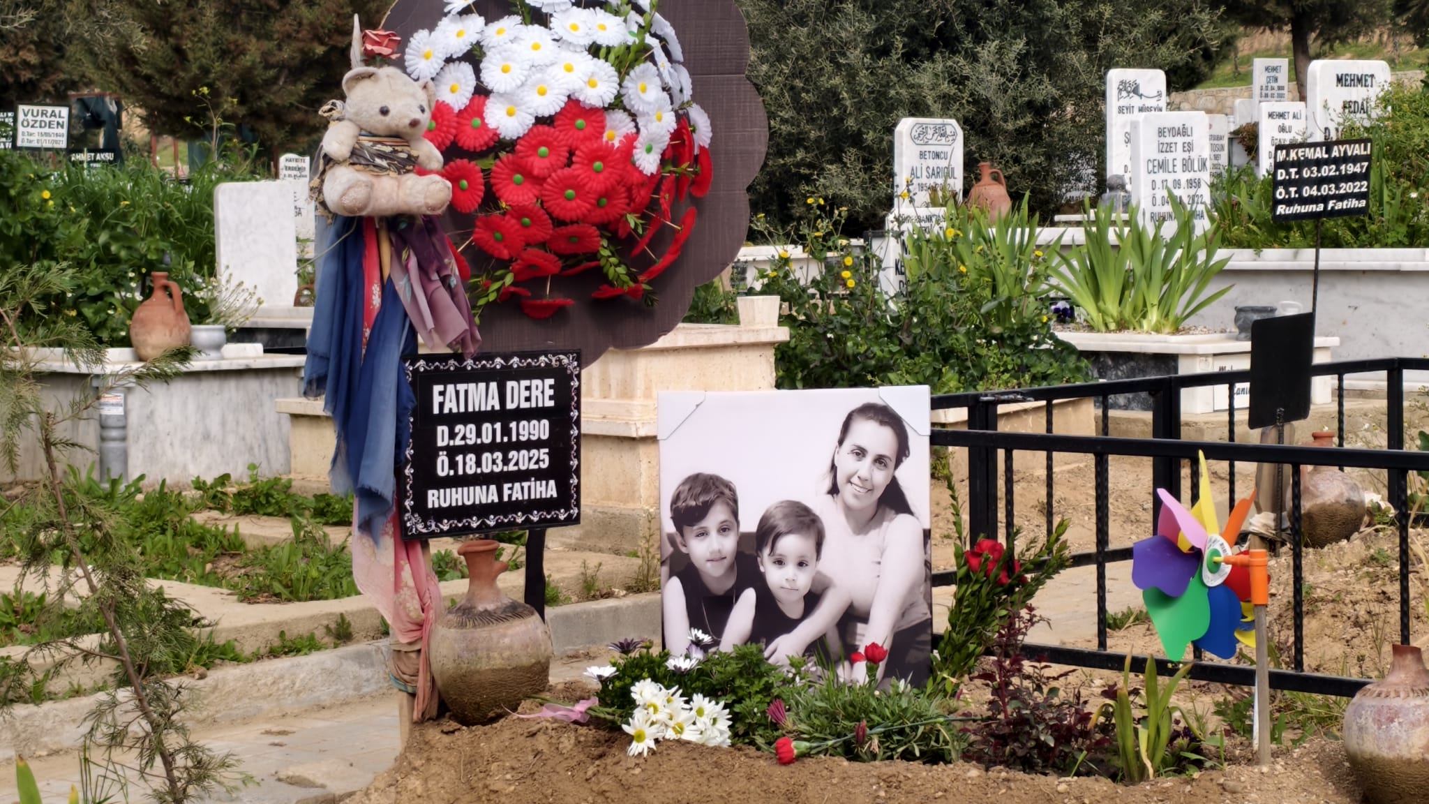 Nazilli’de Vahşetin 1. Yılı: Fatma Gezgin ve İki Evladı Mezarı Başında Anıldı