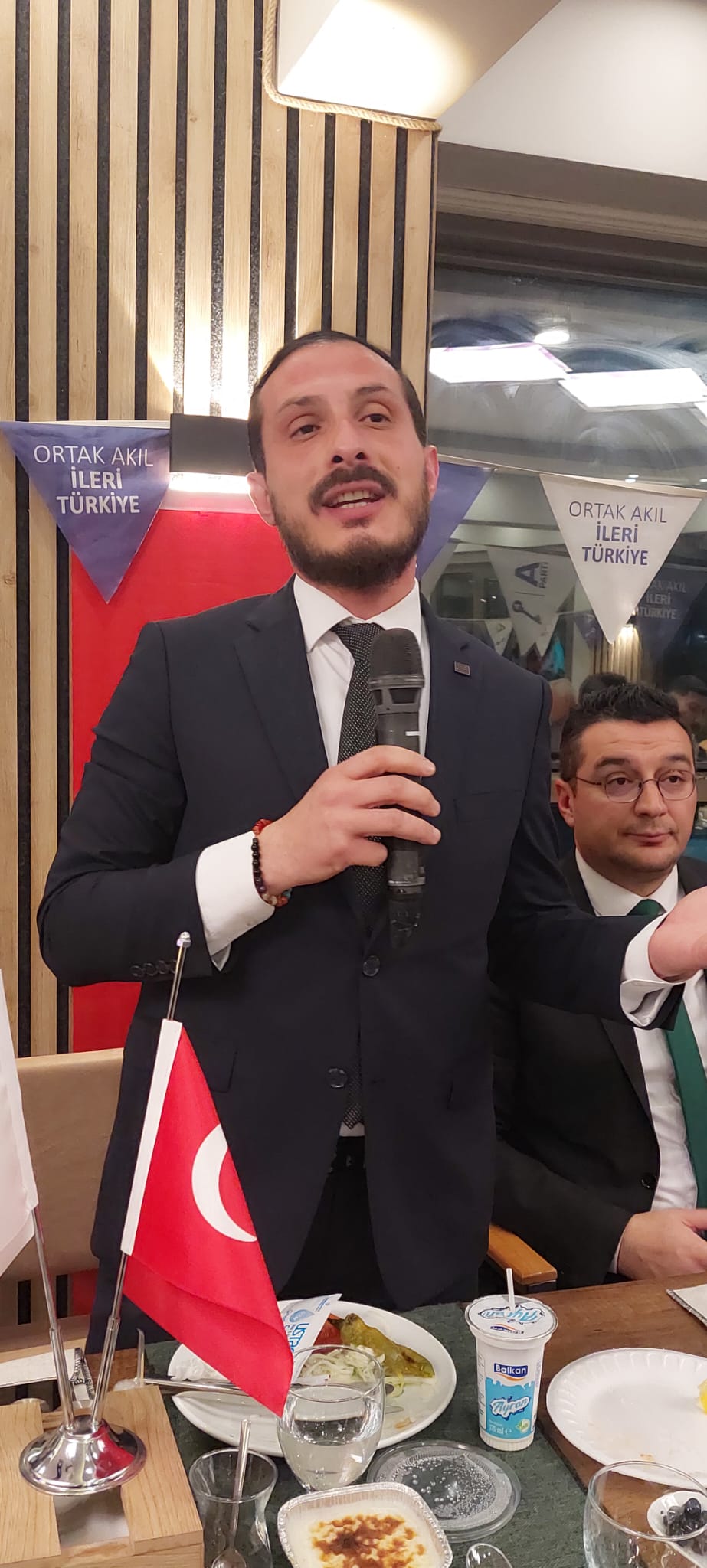 Anahtar Parti İftarda bir araya geldi.