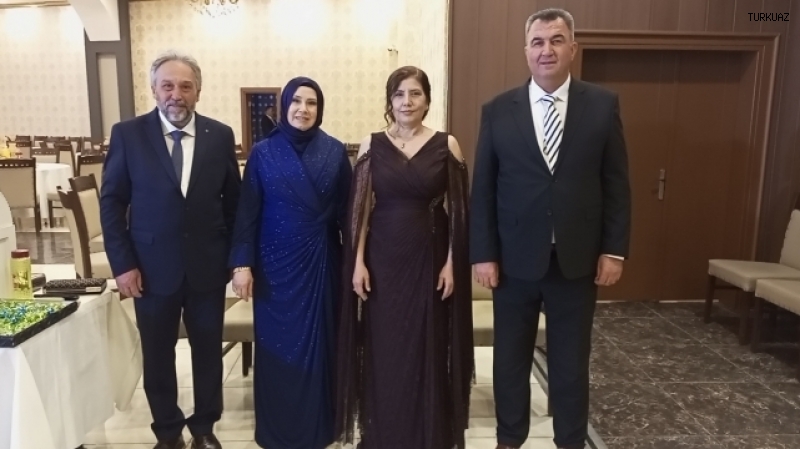 MERT VE FEYZA DÜNYA EVİNE GİRDİ
