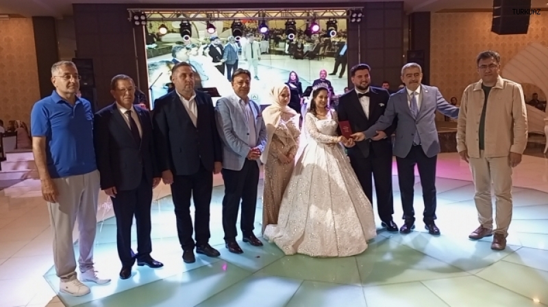 MERT VE FEYZA DÜNYA EVİNE GİRDİ