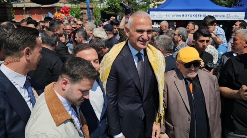 BAKAN ERSOY İSABEYLİ'DE DEVAM EDEN FESTİVALE KONUK OLDU