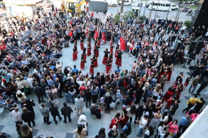 Bu Festival’de Resmiyet yok Eğlence çok