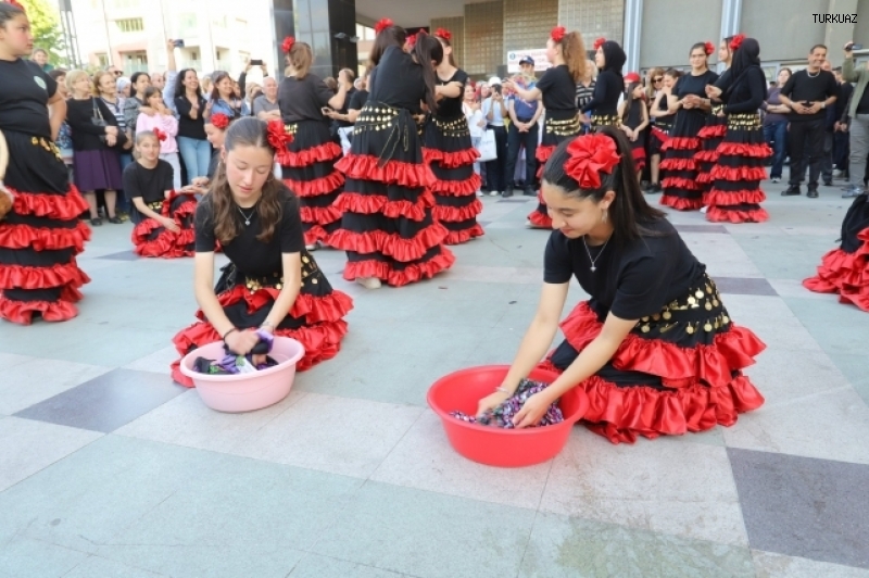 Bu Festival’de Resmiyet yok Eğlence çok