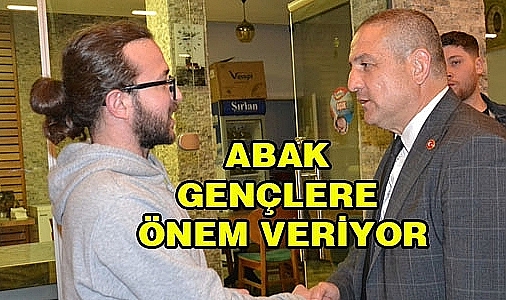 AK PARTİLİ ABAK NAZİLLİ'DE GENÇLERLE BULUŞTU