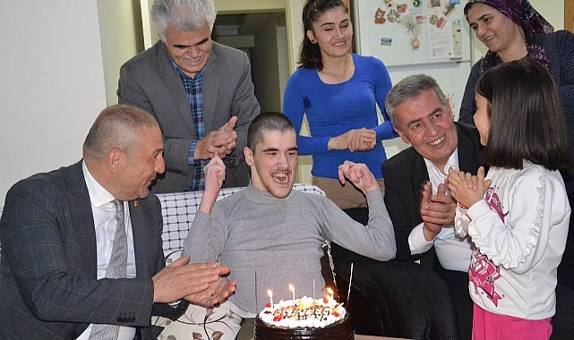 AK Partili Abak’tan sürpriz doğum günü