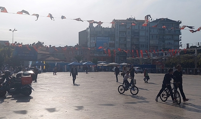 Aydın Kent Meydanında Curcuna