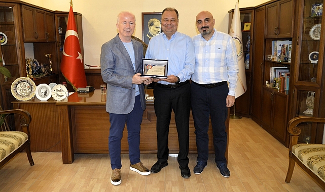 BAŞKAN DİNÇER, ECZACI ODASI BAŞKANI KARAARSLAN’I AĞIRLADI