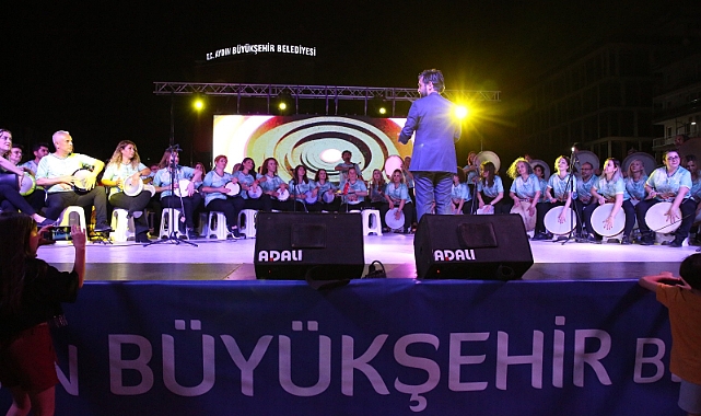 BÜYÜKŞEHİR BELEDİYESİ KURSİYERLERİNDEN RİTİM ŞÖLENİ