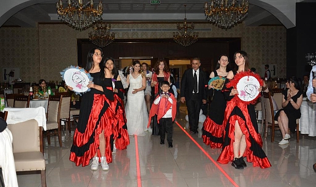 Emir Beyazıt Erkekliğe adım attı