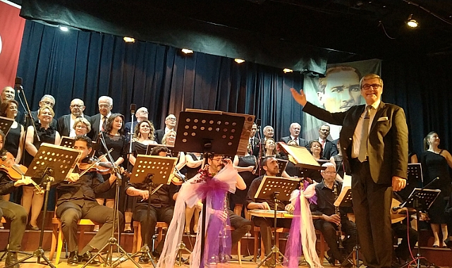 Nazilli Kaymakamlık Korosu’ndan muhteşem konser.