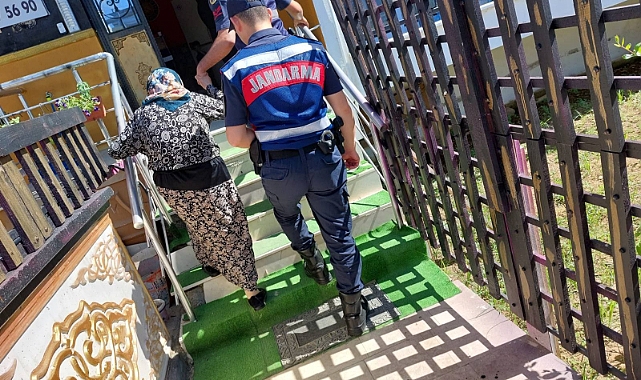 YAŞLI KADIN UZUN ÇARŞIDA BULUNDU