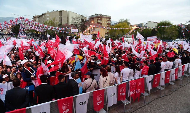 CHP’de kafalar karışık