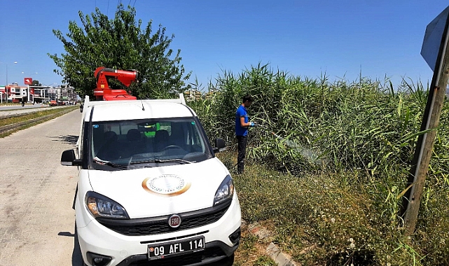 SİNEKLERLE MÜCADELE ARALIKSIZ SÜRÜYOR
