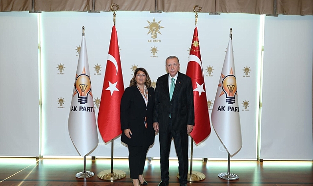 AK PARTİ'DE DEĞİŞİM SÜRÜYOR